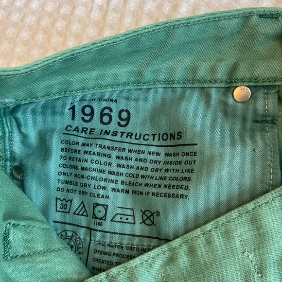 NEW! GAP 1969 Cut Off Cuffed Jean Shorts Size 28/6 Monaco Green - Picture 6 of 13